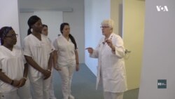 Як у США школярі оволодівають азами професії медсестри. Відео