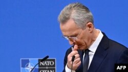 “Я твердо переконаний, що найкращий спосіб вшанувати пам’ять Навального — це забезпечити, щоб президент Путін не переміг на полі бою, а Україна щоб перемогла”, — сказав Столтенберг. Фото: JOHN THYS / AFP