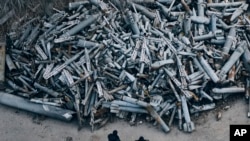 乌克兰哈尔科夫市搜集到俄罗斯攻击的导弹残骸（2022年12月3日）