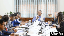  শ্রম ও কর্মসংস্থান মন্ত্রণালয়ের কর্মকর্তাদের সঙ্গে প্রধান উপদেষ্টা অধ্যাপক ইউনূসের বৈঠক