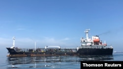 Economistas advierten que Venezuela seguirá dependiendo de Irán para abastecer su mercado con gasolina, pero indican que será muy costoso. [Archivo]