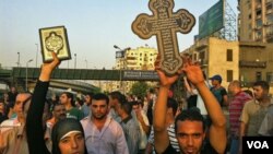 Varios barrios de la ciudad decretaron un toque de queda para intentar restablecer la calma.