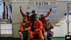 Turkiyaning "Fotih" nomli burg'ilash kemasi xodimlari. 30-oktabr, 2018. 