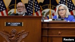 Committee Chairman Bennie Thompson (D-MS) and Committee Vice Chair U.S. Representative Liz Cheney (R-WY) look on during the public hearing on Capitol Hill in Washington, U.S., June 9, 2022. (REUTERS/Jonathan Ernst)