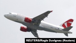 Posredstvom nemačke niskobudžetne kompanije "Jurovings" trebalo bi da bude uspostavljena aviolinija između Beograda i Prištine (Foto: REUTERS/Regis Duvignau)