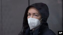 ARHIVA - Alsu Kurmaševa, novinarka Radija Slobodna Evropa, u sudnici u Rusiji (Foto: AP/Vladislav Mikhnevskii)
