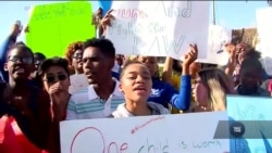 Американські школярі вимагають від політиків дій після стрілянини у Флориді. Відео