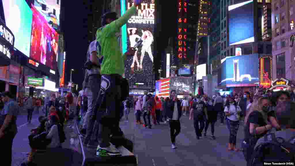 Şahiyên Serkeftina Hilbijartinan li New York