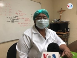 La jefa de la Unidad de Cuidados Intensivos cuenta su experiencia a la Voz de América. [Foto: Daliana Ocaña/VOA]