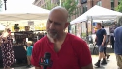 Поранешен скулптор на Дизни маскоти изработува карикатури од камен