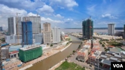  柬埔寨首都金边。2017年，将近一半来自中国的投资进入了柬埔寨的房地产市场。（2018年3月03日，美国之音朱诺拍摄）