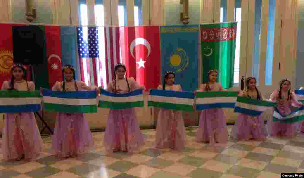 O'zbek qizlarining "Bahor" raqsi