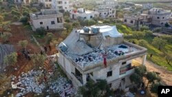 AQSh kuchlari nishonga olgan hovli, Atma qishlog'i, Idlib viloyati, Suriya, 3-fevral, 2022 