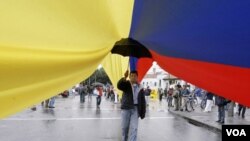 No todas las capas sociales en Colombia están seguros de querer un TLC con EE.UU. Miles de comerciantes se han opuesto a la medida en multitudinarias marchas.