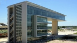 O Estado deve repensar o financiamento para o Ensino Superior em Angola, dizem professores - 19:53