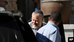 Israel's attorney general Avichai Mandelblit arrives at the Ministry of Justice in Jerusalem for the second day of pre-indictment hearing in the corruption case of Israel's Prime Minister Benjamin Netanyahu, Oct. 3, 2019.