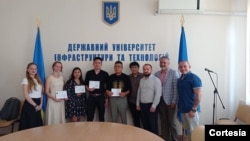 La empresa que dirige Javier Donoso realiza trámites legales y académicos para apoyar a estudiantes extranjeros que desean estudiar en Ucrania.