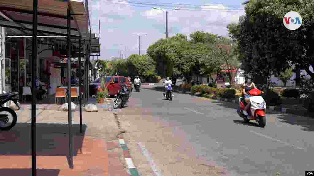 En Tame, Arauca, al igual que en los municipios Arauquita, Fortul y Saravena, se mantiene un toque de queda de 10:00 p.m. a 04:00 a.m. por un atentado con carro bomba, el pasado 20 de enero. 