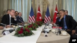 Зустріч Реджепа Ердогана (л) з Бараком Обамою у Парижі 1 грудня 2015 р.