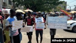 Protestos em Maputo: Terceiro dia de luto pela justiça e eleitoral e contra a carestia de vida. Mercado do Estrela Vermelha. Moçambique, 22 de novembro 2024