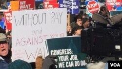 Protest federalnih radnika u Vašingtonu zbog zatvaranja vlade SAD