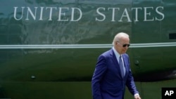 Le président Joe Biden se rend au bureau ovale de la Maison Blanche après avoir quitté Marine One, le 13 juin 2022, à Washington.