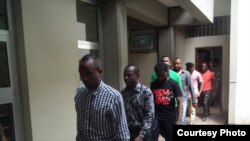 Watuhumiwa wa kesi ya dawa za kulevya wakiingizwa mahakamani