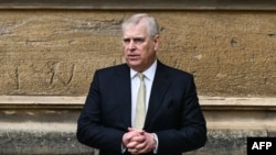 資料照：2024年3月31日，英國約克公爵安德魯王子抵達溫莎城堡的聖喬治教堂參加復活節聖餐儀式。