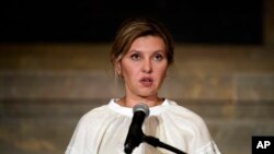 Перша леді України Олена Зеленська виступає в будівлі Національного архіву у Вашингтоні, четвер, 21 вересня 2023 р. (Фото: AP Photo/Stephanie Scarbrough)