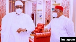 Shugaba Buhari, hagu, da Gwamna Hope Uzodinma na jihar Imo (Instagram/Hope Uzodinma)