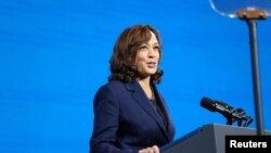 Bà Kamala Harris phát biểu tại Bangkok.