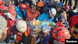 Spasavanje preživelih zemljotresa u Turskoj (Ihlas News Agency (IHA) via REUTERS )