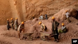 د افغانستان د شفافیت د څار اداره وايي، افغان حکومت د دغه هیواد د کانونو د عایداتو سم مدیرت نشي کولی.