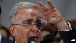 El expresidente de Colombia Álvaro Uribe durante un acto en Bogotá, el 8 de octubre de 2019.