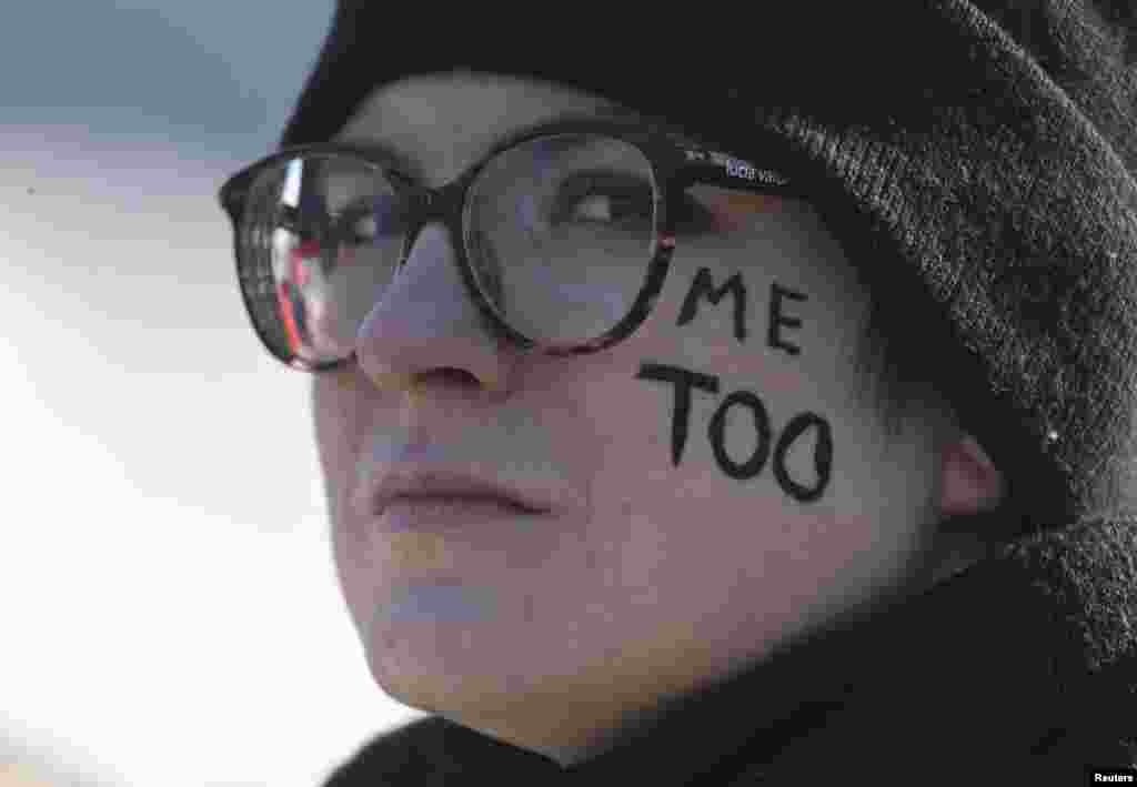 St. Petersburg'da kadın hakları ve kadınlara yönelik şiddet protesto edildi.