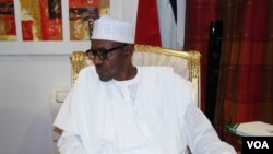 Shugaban Najeriya, Muhammad Buhari a lokacin da ya ke tattaunawarsa da Aliyu Mustapha na Sashen Hausa na VOA