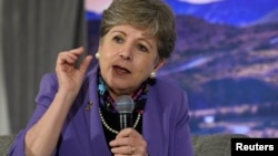 Alicia Bárcena, la secretaria ejecutiva de la CEPAL, presentó el informe anual en Santiago de Chile el 12 de diciembre de 2019. (Foto Archivo)