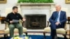 Shugaban Amurka Joe Biden da shugaban kasar Ukraine Volodymyr Zelensky lokacin wata haduwarsu a Oval Office na fadar White House a Washington, D. C.