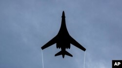 یک فروند بمب افکن بی-۱بی - آرشیو