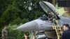 Винищувач General Dynamics F-16 Fighting Falcon ВПС США перед відкриттям Міжнародної аерокосмічної виставки ILA на виставковому майданчику Berlin ExpoCenter Airport поблизу аеропорту у Берліні, Німеччина, 4 червня 2024 р. REUTERS/Annegret Hilse
