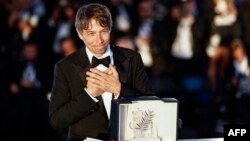 شان بیکر، فیلمساز آمریکایی و برنده نخل طلای هفتادوهفتمین دوره جشنواره فیلم کن - ۵ خرداد ۱۴۰۳ 