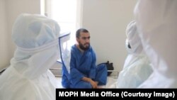 د کرونا ویروس له امله د ټولو مړو شوو کسانو شمېر ۱۴۶۶ تنو ته ورسېد.