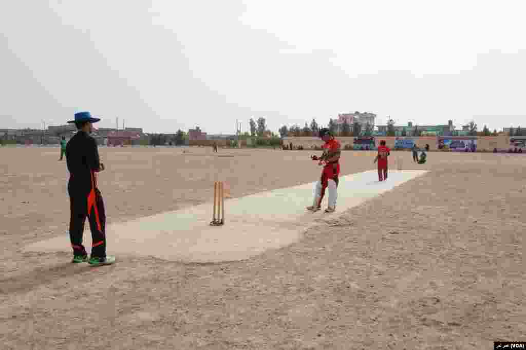 د لښکرګاه ناوه ولسوالی کې د کرکټ لوبې