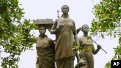 Monumento às heroínas de Angola, em Luanda