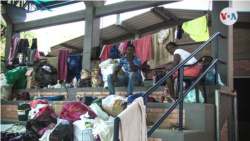 Los migrantes venezolanos agradecen la acogida de los colombianos. Les han salvado de las balas y bombas de los combates. Pero las condiciones de los albergues no les ponen a salvo del COVID-19.