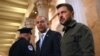 Ukraina Prezidenti Vladimir Zelenskiy (o'ngda) AQSh Kongressi yetakchilari bilan uchrashish uchun Kapitoliyga tashrif buyurdi, Vashington, AQSh, 2023-yil, 21-sentabr.