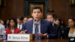 ARCHIVO - El director general de OpenAI, Sam Altman, habla en una audiencia sobre inteligencia artificial de la Subcomisión sobre Privacidad, Tecnología y la Ley, de la Comisión de Asuntos Jurídicos del Senado, el 16 de mayo de 2023, en el Capitolio en Washington. 