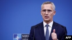 2024年4月3日，北約秘書長斯托爾滕貝格在布魯塞爾北約總部舉行的北約外長會議期間舉行新聞發佈會。（法新社照片）