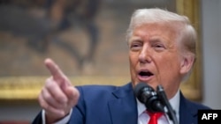 ปธน.โดนัลด์ ทรัมป์ ขณะแถลงข่าวที่ทำเนียบขาว ในกรุงวอชิงตัน เมื่อ 3 มี.ค. 2568