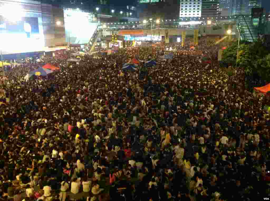 學聯、學民、佔中發起全民反暴力集會（美國之音海彥拍攝） 